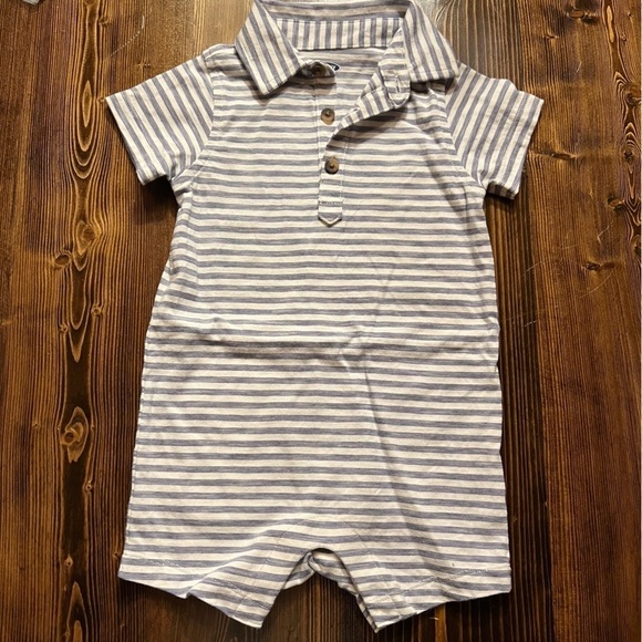 Old Navy Other - Old Navy Baby Boy's Blue & White Striped Romper